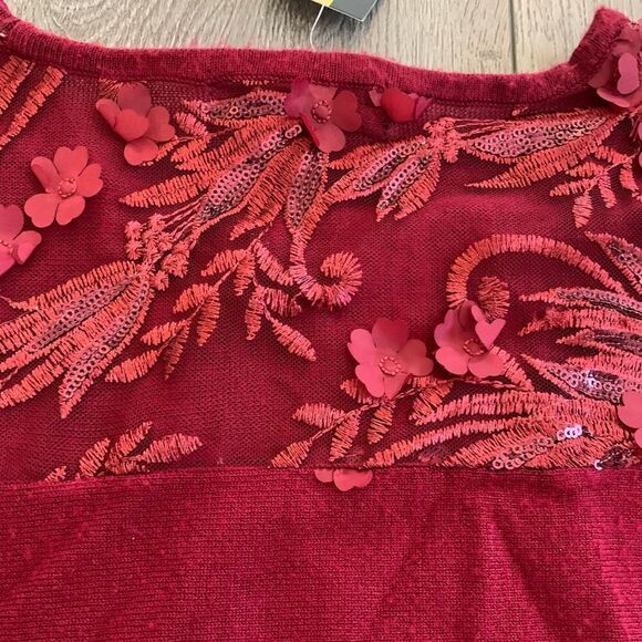 Joseph A beautiful sweater perfect for Valentine’s Day - Picture 7 of 8